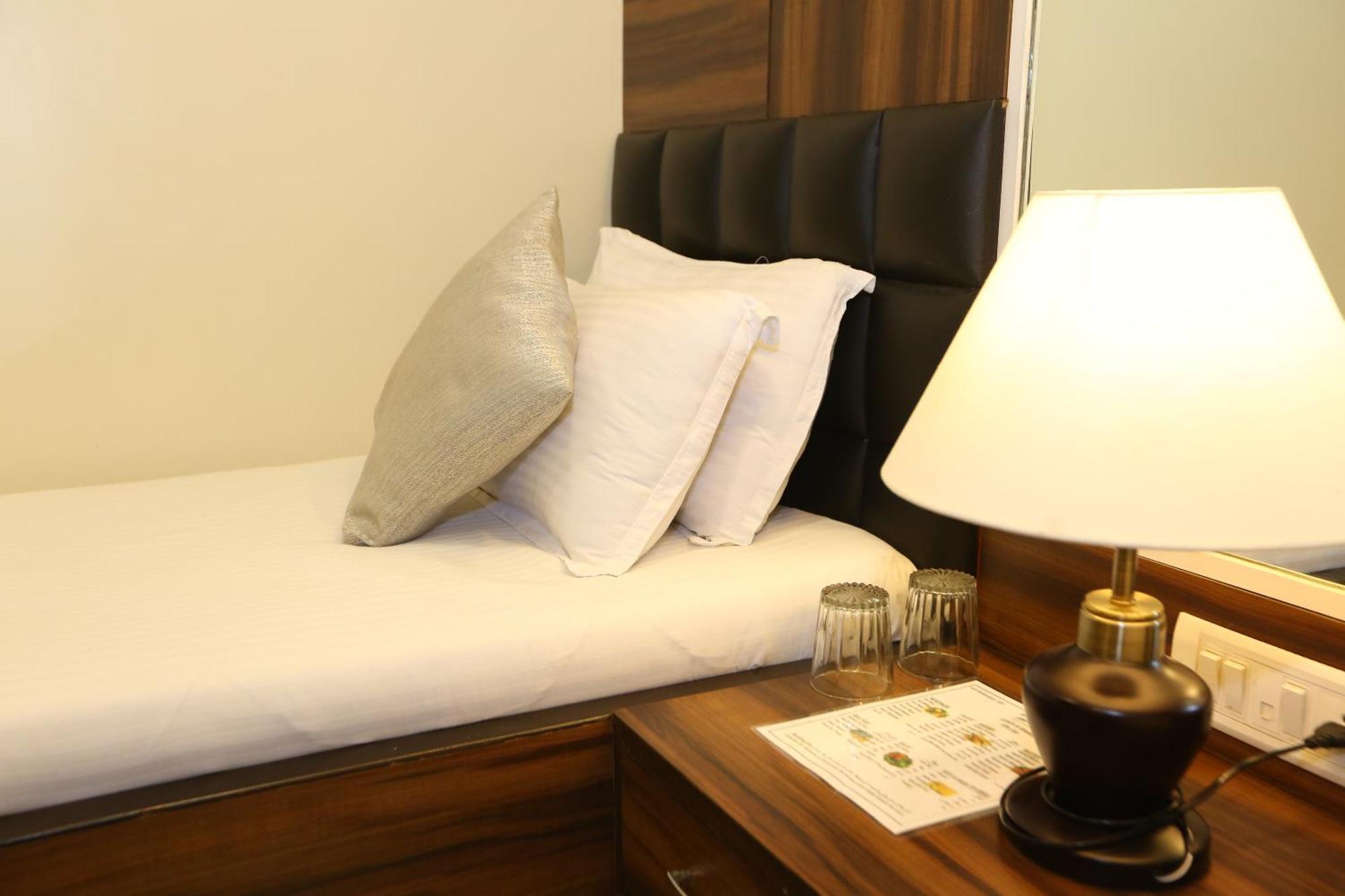 Gulf Hotel Mumbai- The Boutique Hotel Colaba 孟买 外观 照片